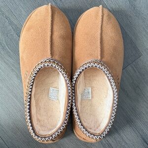 UGG chestnut Tasman ll size 11 women